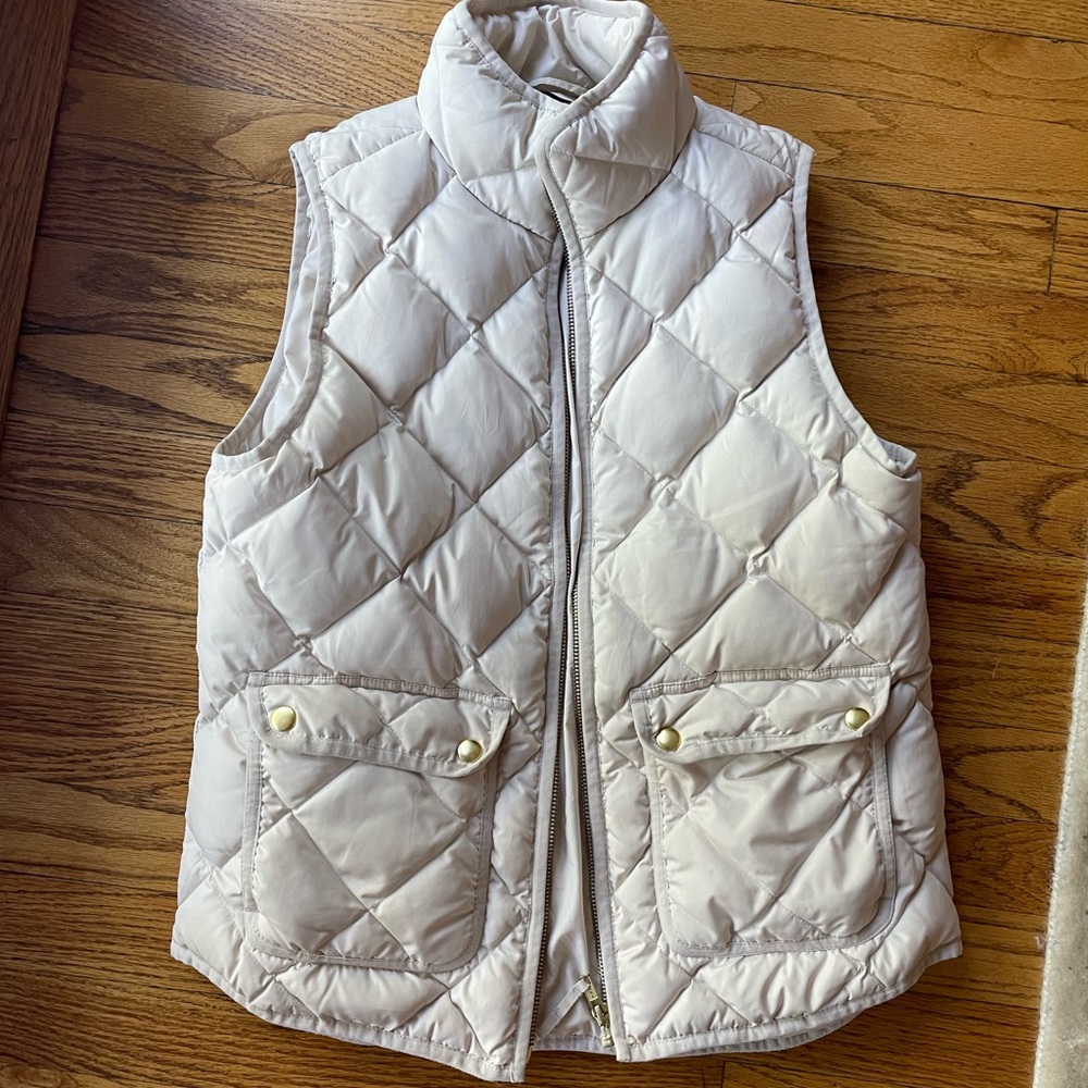 J Crew Size small ivory quilted vest
